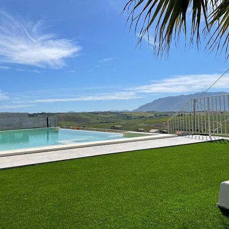 Ad Un Passo Dal Blu Villa Partinico Luaran gambar