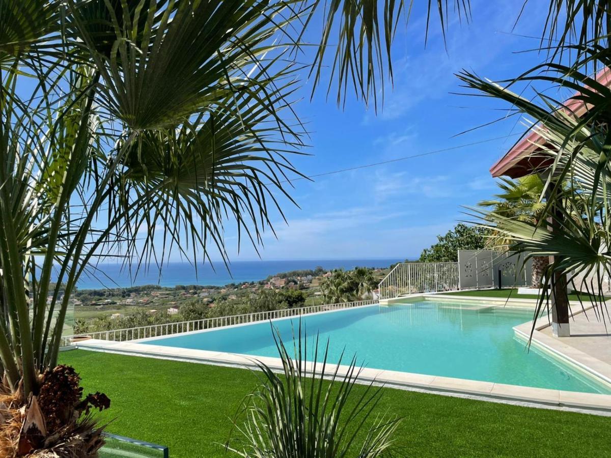 Ad Un Passo Dal Blu Villa Partinico Luaran gambar
