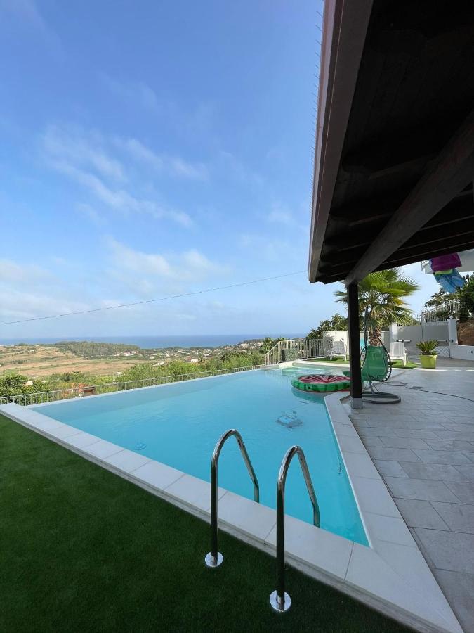 Ad Un Passo Dal Blu Villa Partinico Luaran gambar